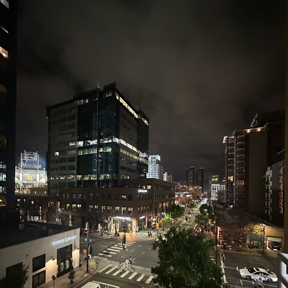 Meet your Posher, L_ - Picture 1 of 1